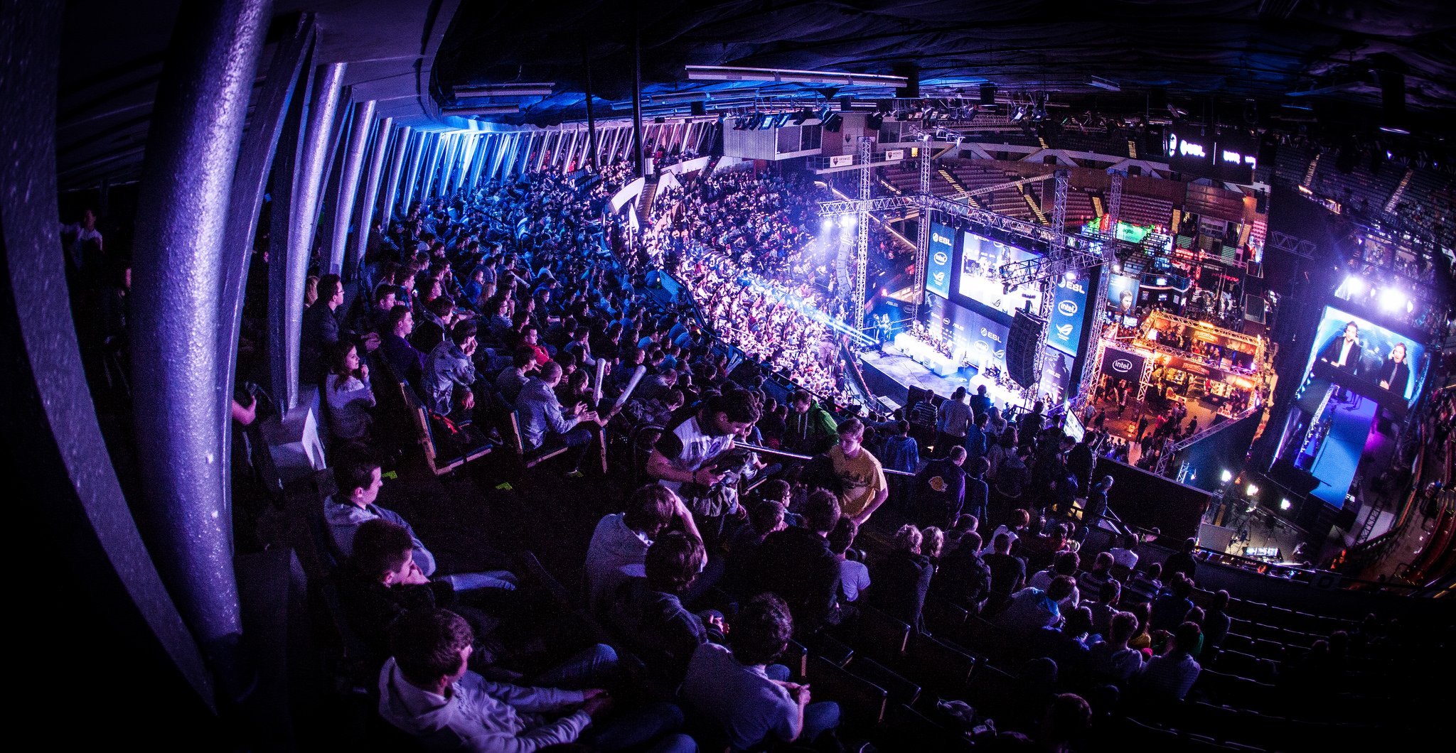ESL ve Dreamhack turnuvaları 2022'ye kadar Twitch ile anlaştı