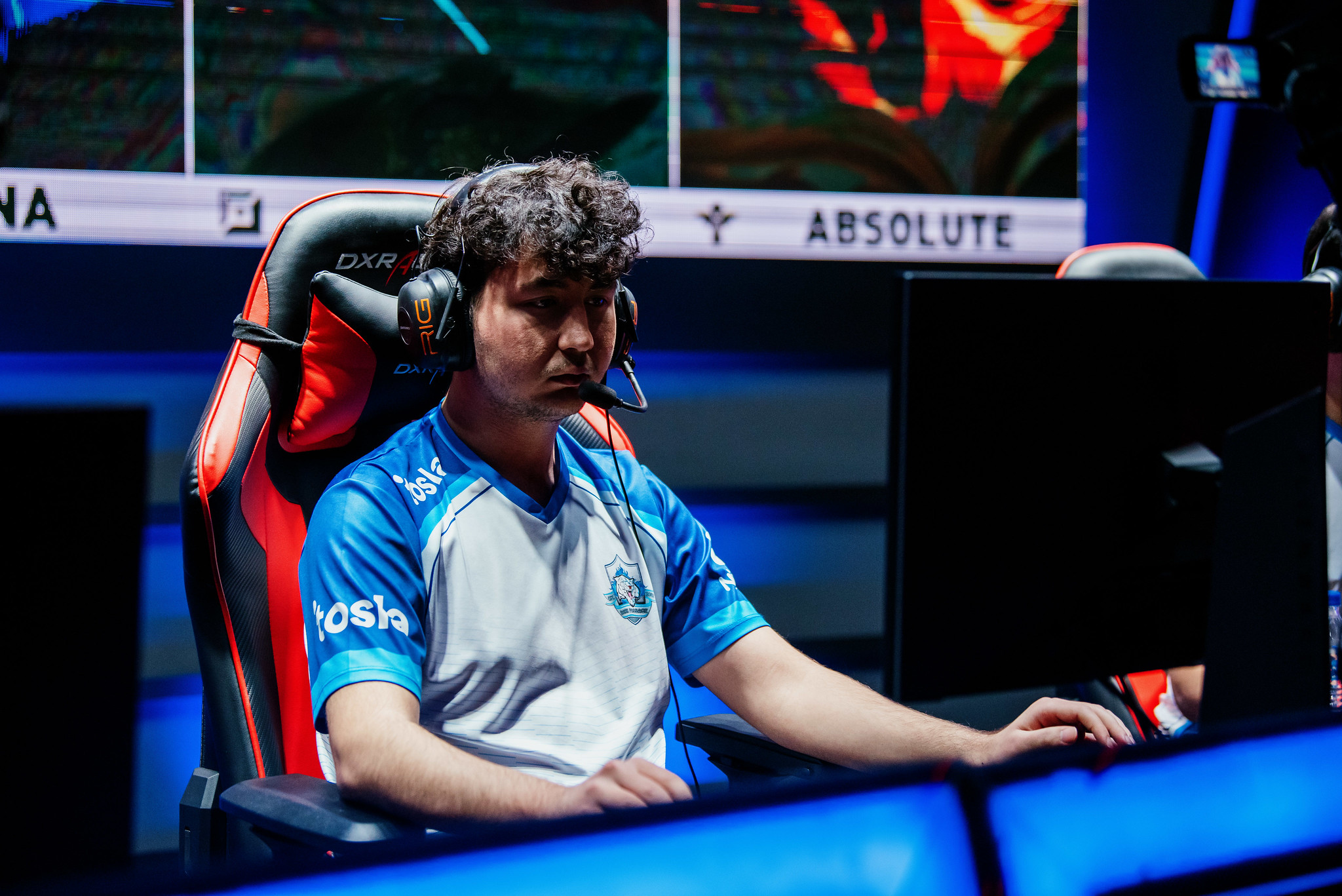 Kontrat veri tabanına göre WaenA, Team Aurora'da